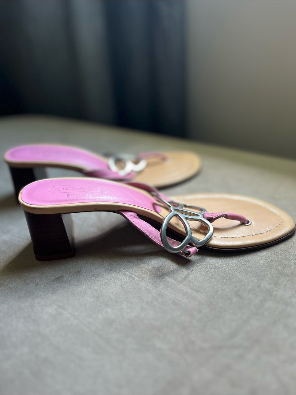 Coach Pink Amara Leather Thong Sandals with Silver Butterfly Accent Y2K - Picture 7 of 11